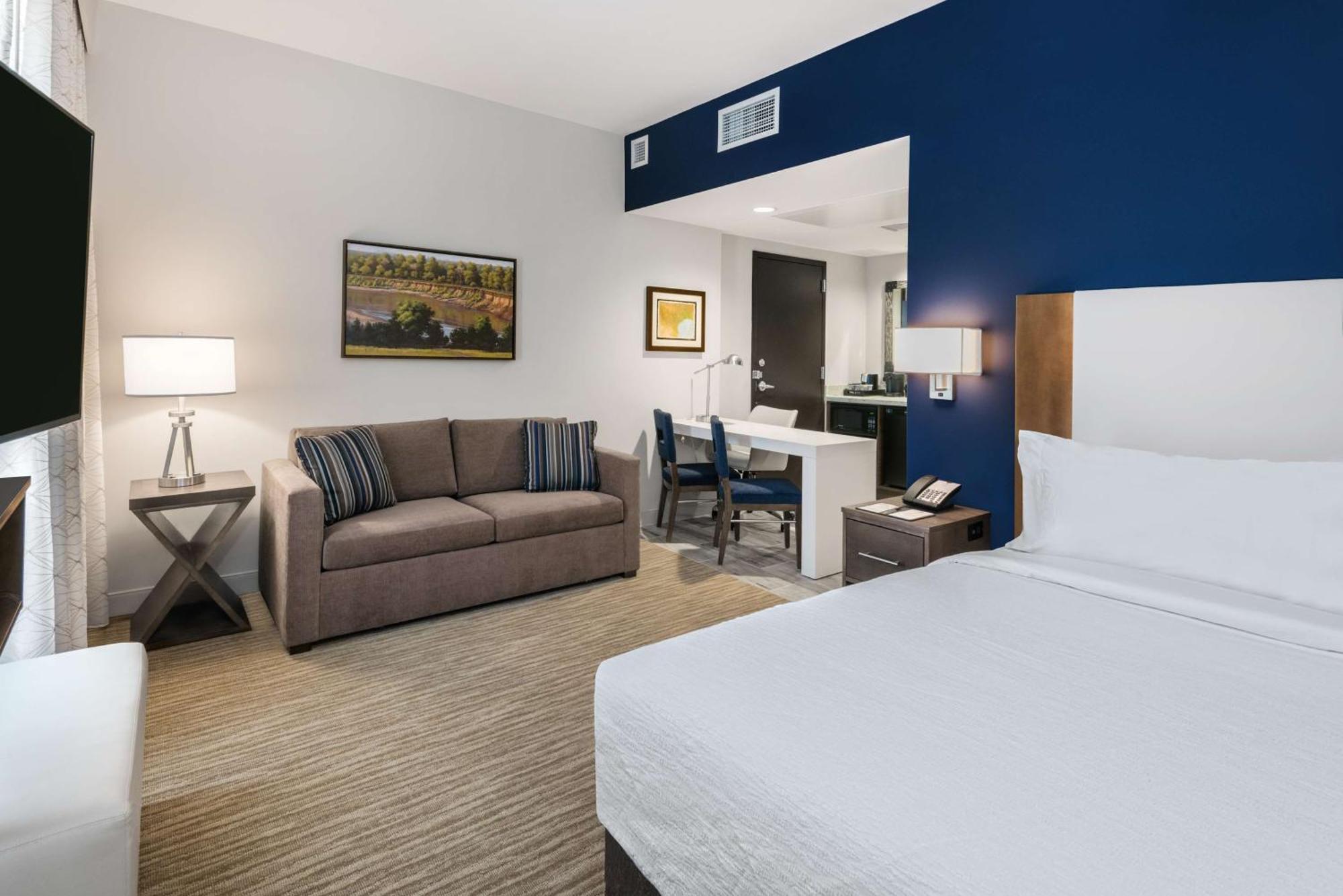 Hotel Embassy By Hilton