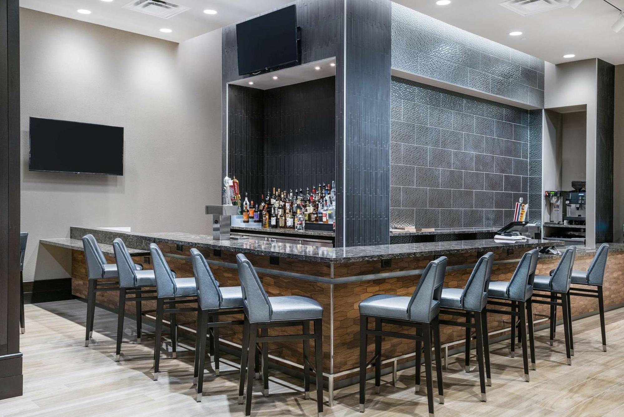Hotel Embassy By Hilton 4*